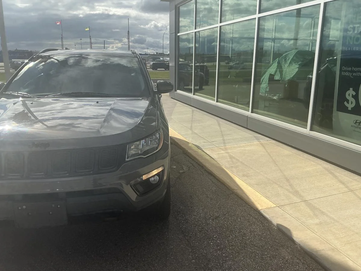 Used 2021 Grey Jeep Upland Edition image 9
