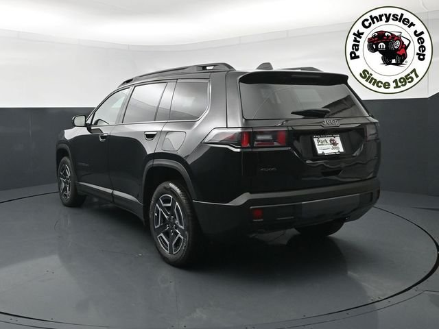 New 2026 Diamond Black Crystal Pearl-Coat Exterior Paint Jeep Limited image 4