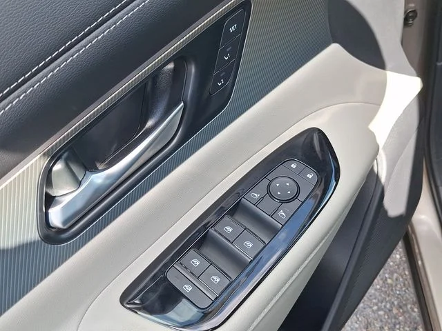 New 2026 Champagne Silver Metallic Nissan SL image 11