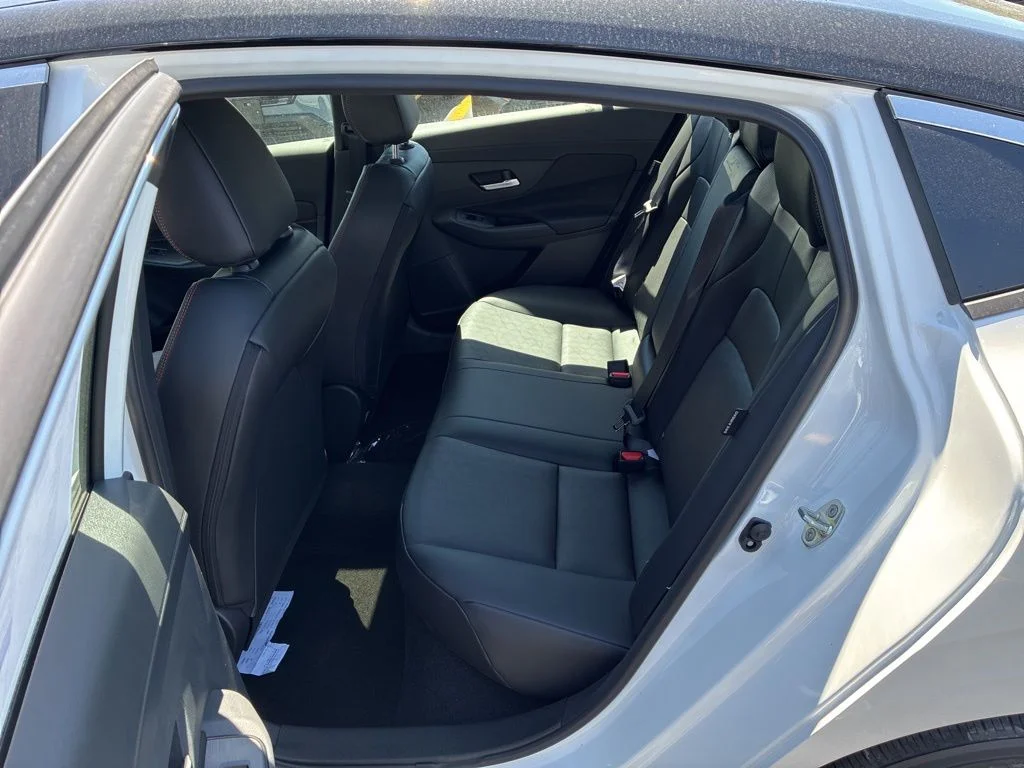 New 2026 Aspen White TriCoat / Super Black Two-tone Nissan SR image 25