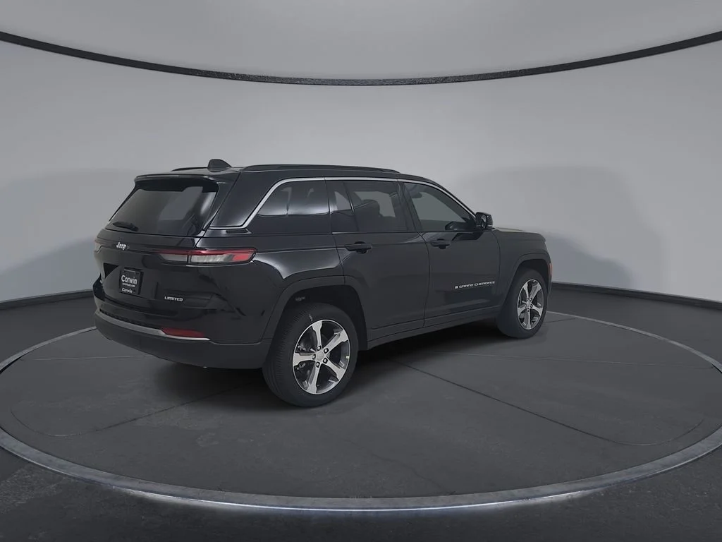 New 2026 Diamond Black Crystal Pearl-Coat Exterior Paint Jeep Limited image 14