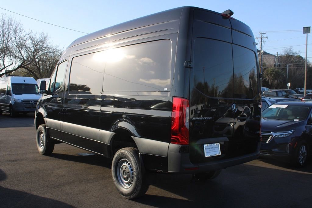 New 2026 Obsidian Black Metallic Mercedes-Benz Cargo 144 WB image 39