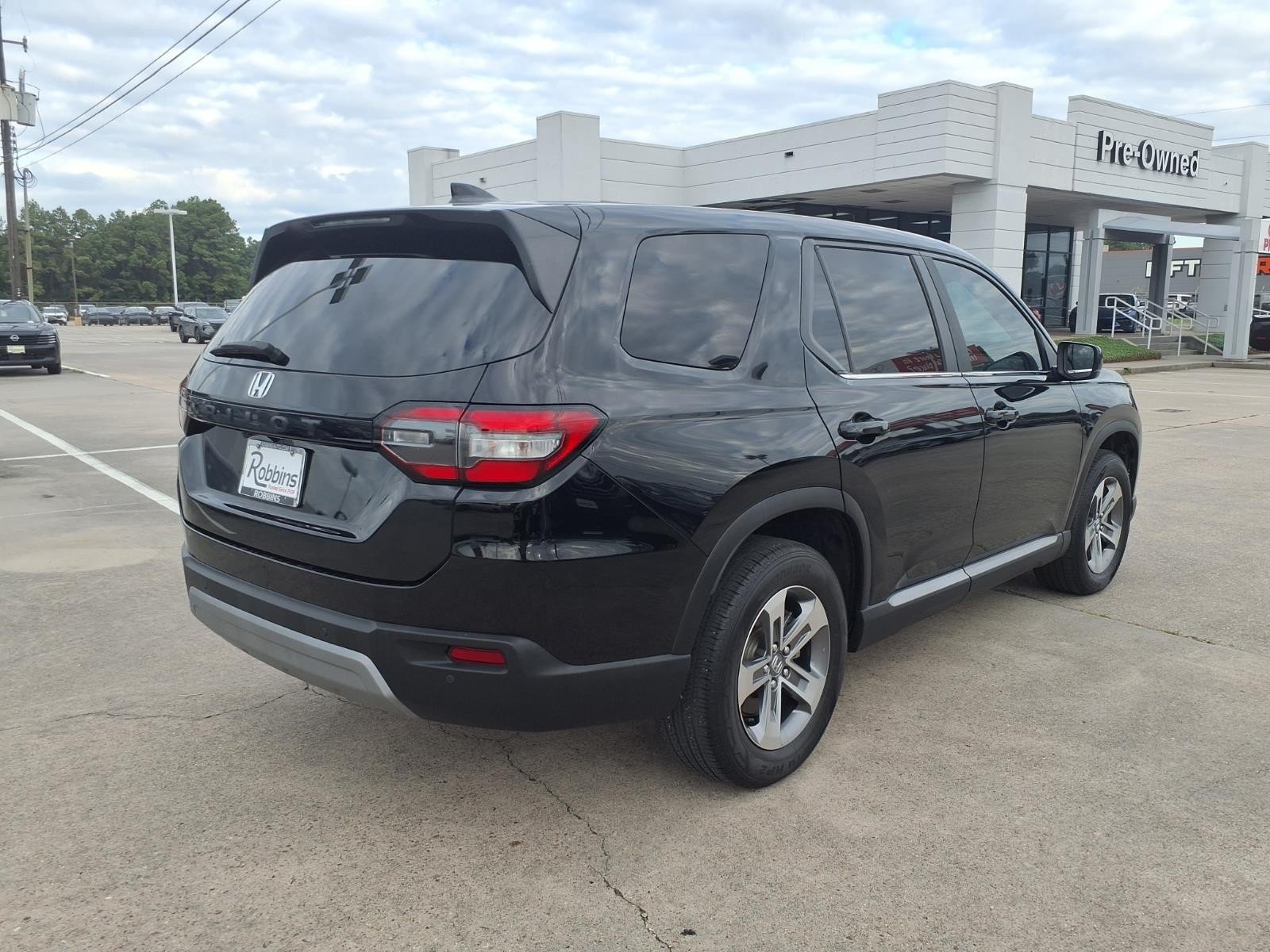 2023 Honda Pilot photo 4 of 27