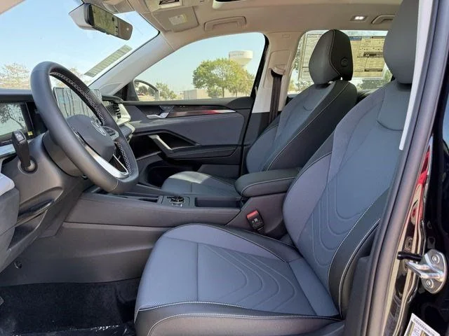 New 2026 Black Volkswagen 2.0T SE image 19