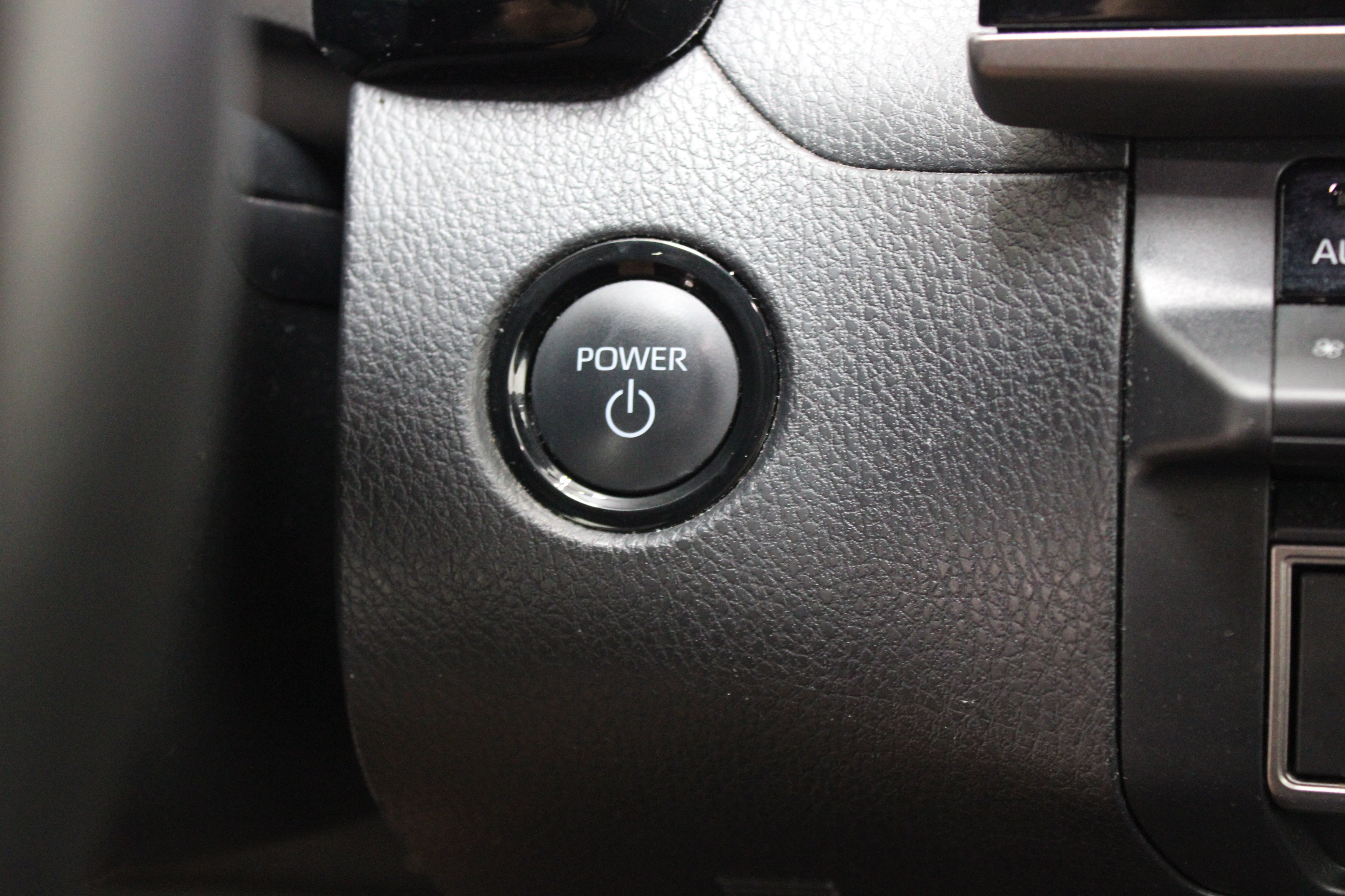 Used 2025 BLIZZARD PEARL Toyota SE image 18