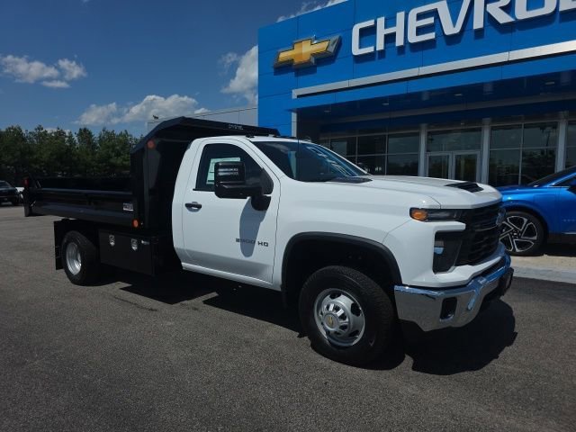Summit White 2025 Chevrolet Silverado 3500HD Chassis Pickup Truck Four-Wheel Drive Automatic