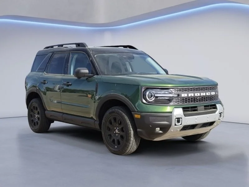 Certified Used 2025 Eruption Green Metallic Ford Badlands image 2