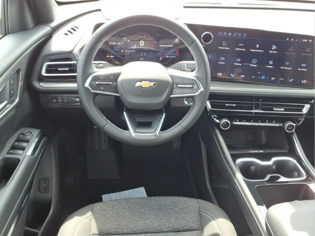 New 2027 Polar White Tricoat Chevrolet LT image 4