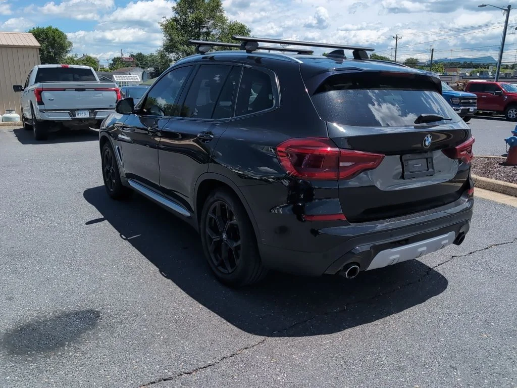 Used 2020 Black BMW xDrive30i image 7
