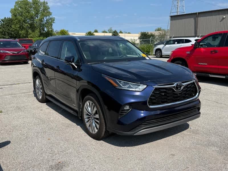 2025 Toyota Highlander Hybrid Platinum