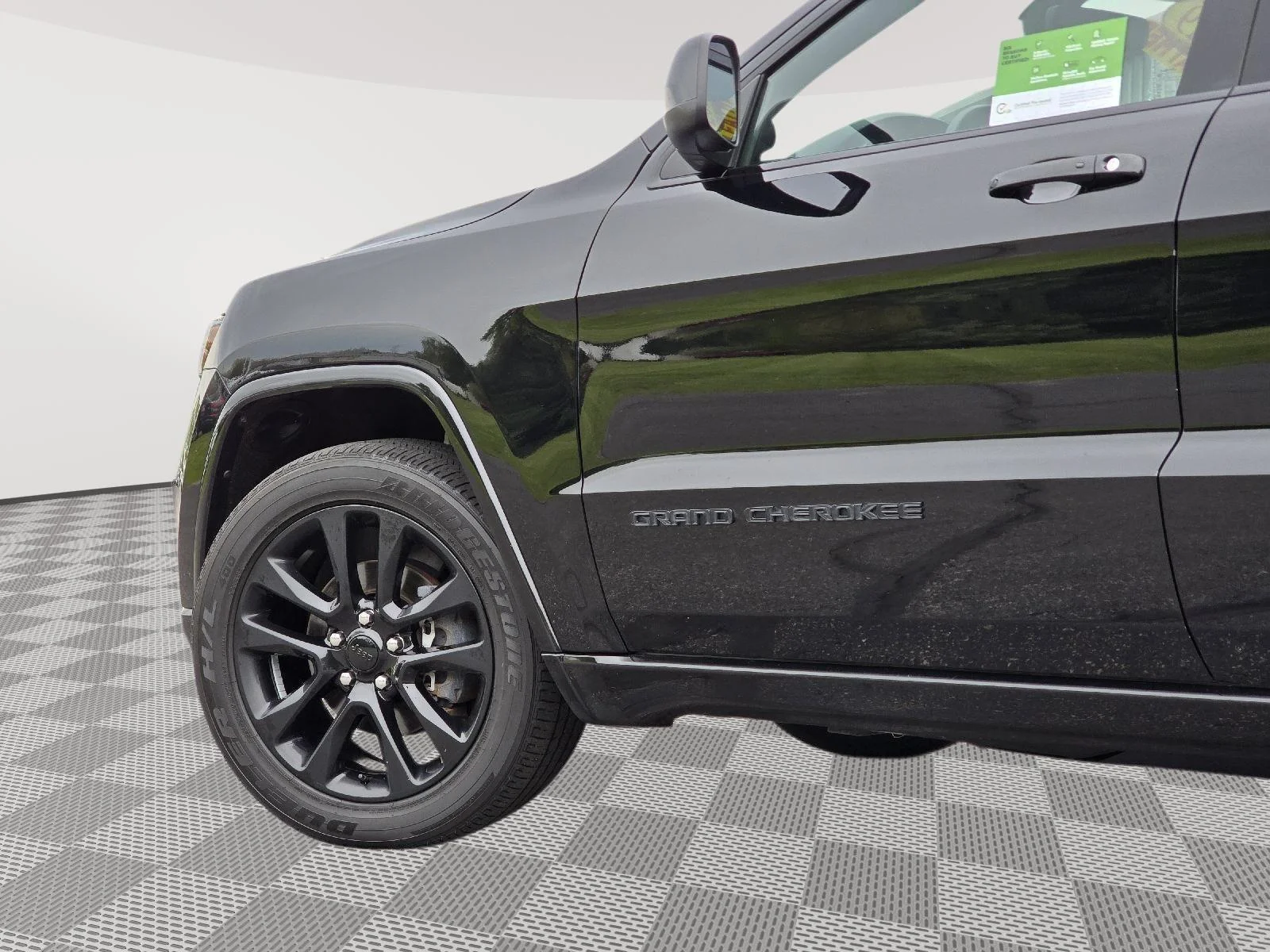 Certified Used 2019 Diamond Black Crystal Pearlcoat Jeep Altitude image 10