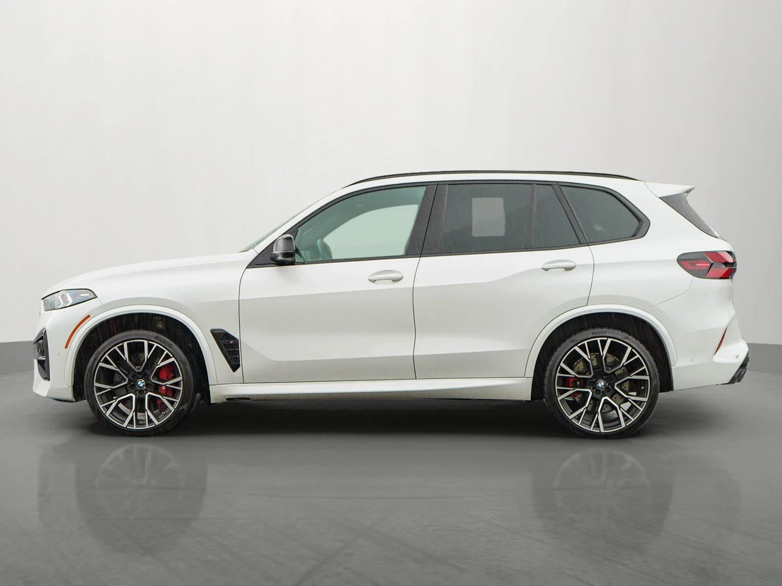 Used 2024 White BMW Competition image 4