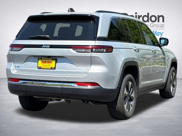 Used 2024 Silver Zynith Jeep 4xe image 6