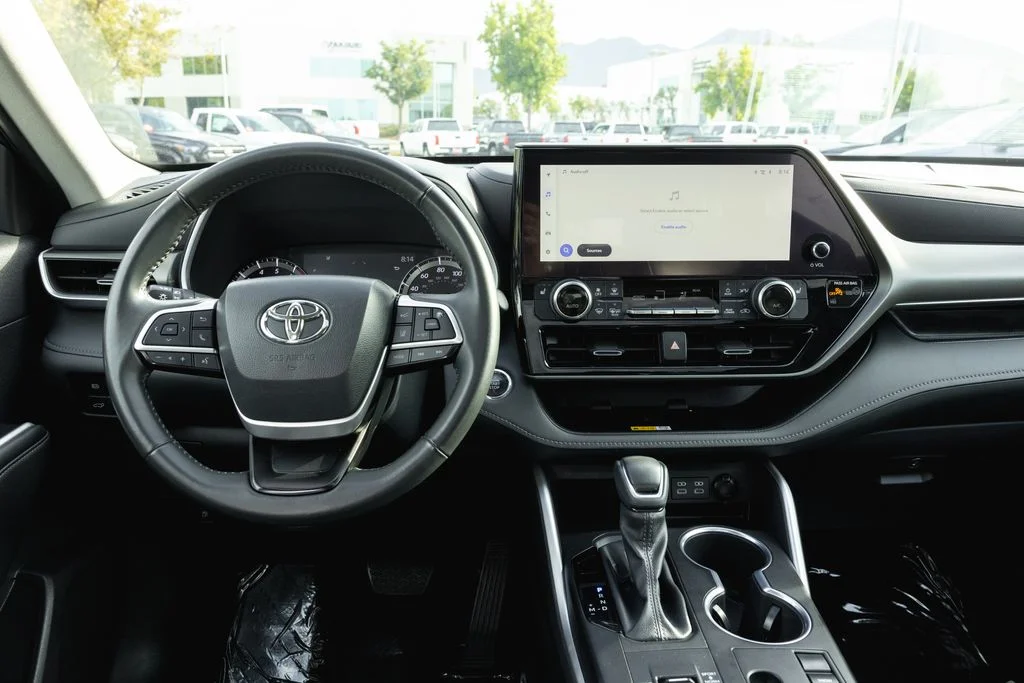 Used 2023 Midnight Black Metallic Toyota XLE image 27