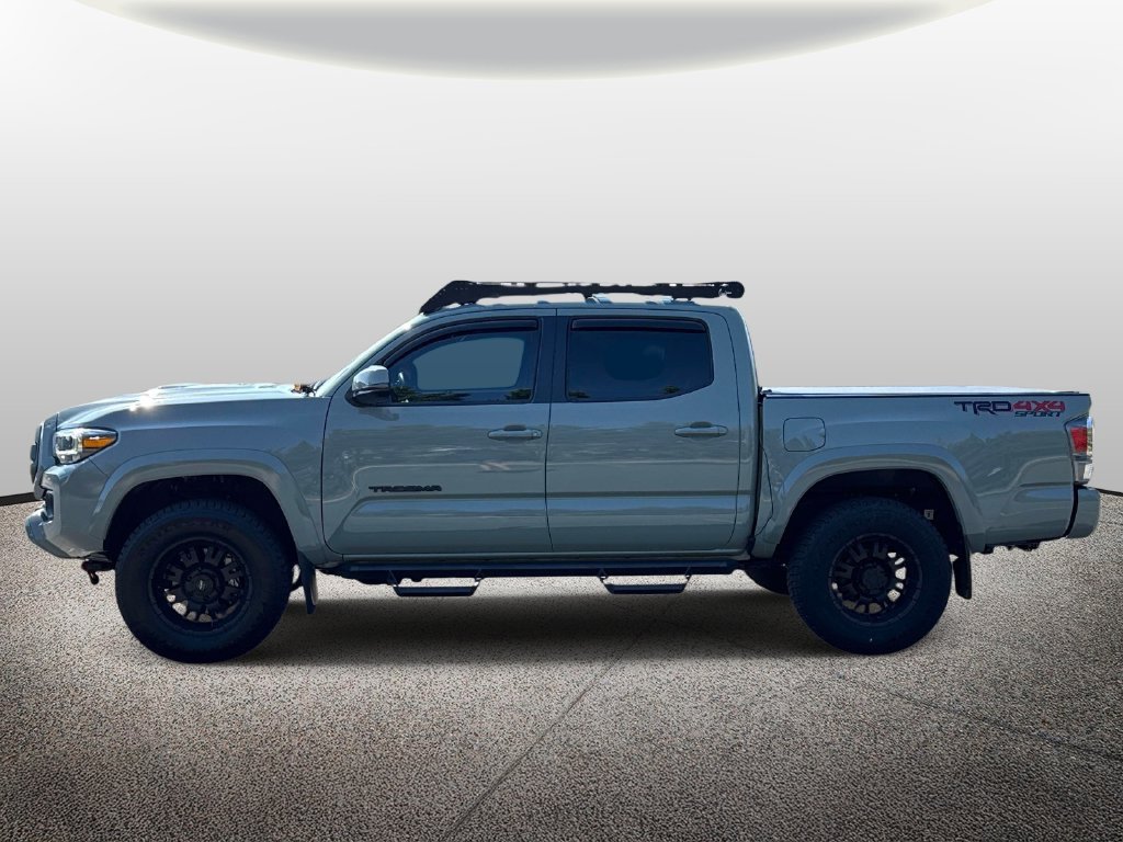 Used 2022  Toyota SR image 3