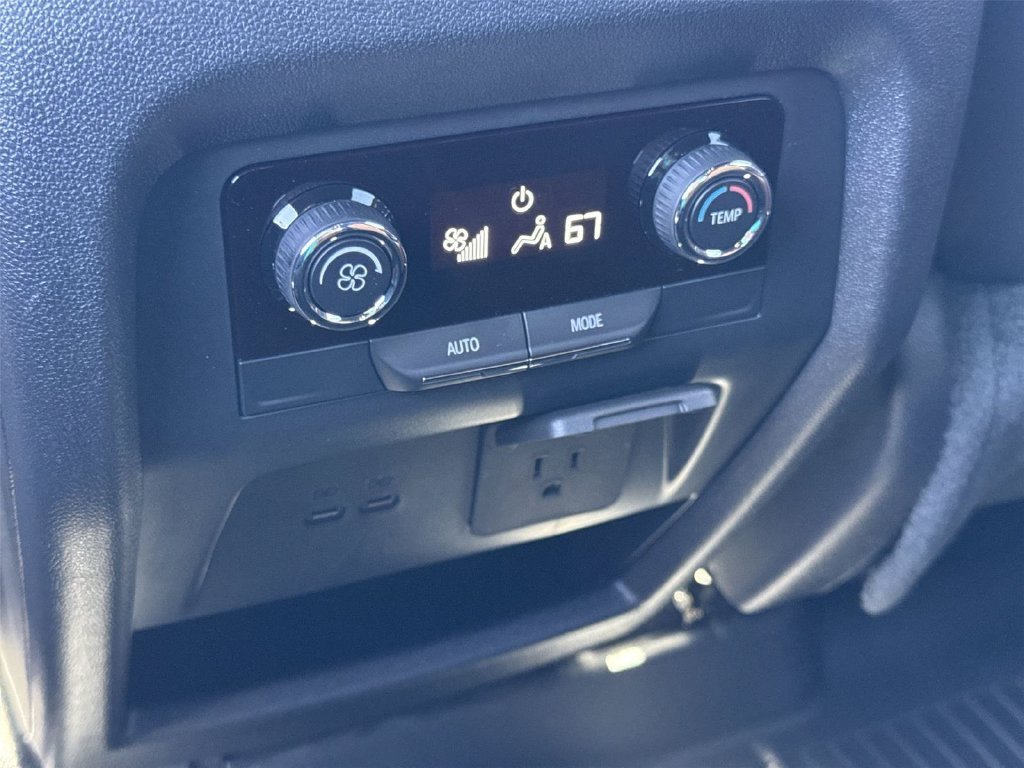 2027 Chevrolet Traverse Z71 - Photo 28
