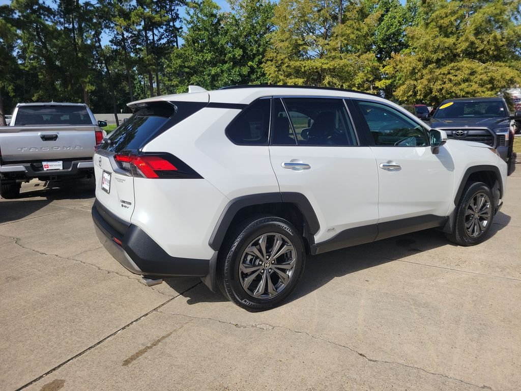 Certified Used 2025  Toyota Limited image 8