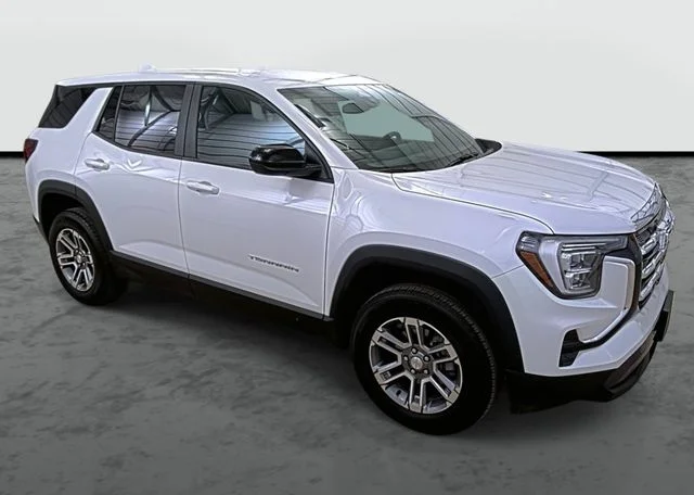 Used 2025 White GMC Elevation image 5