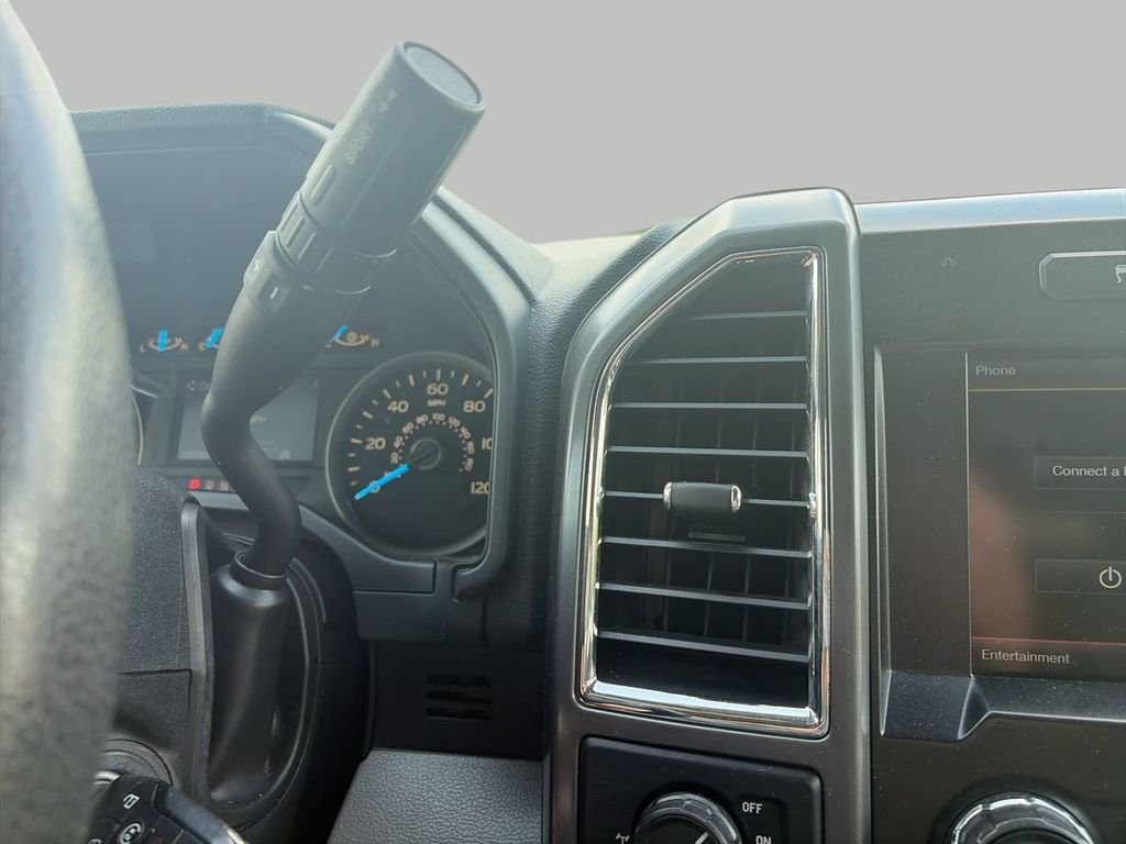 Used 2015 Silver Ford XLT image 22