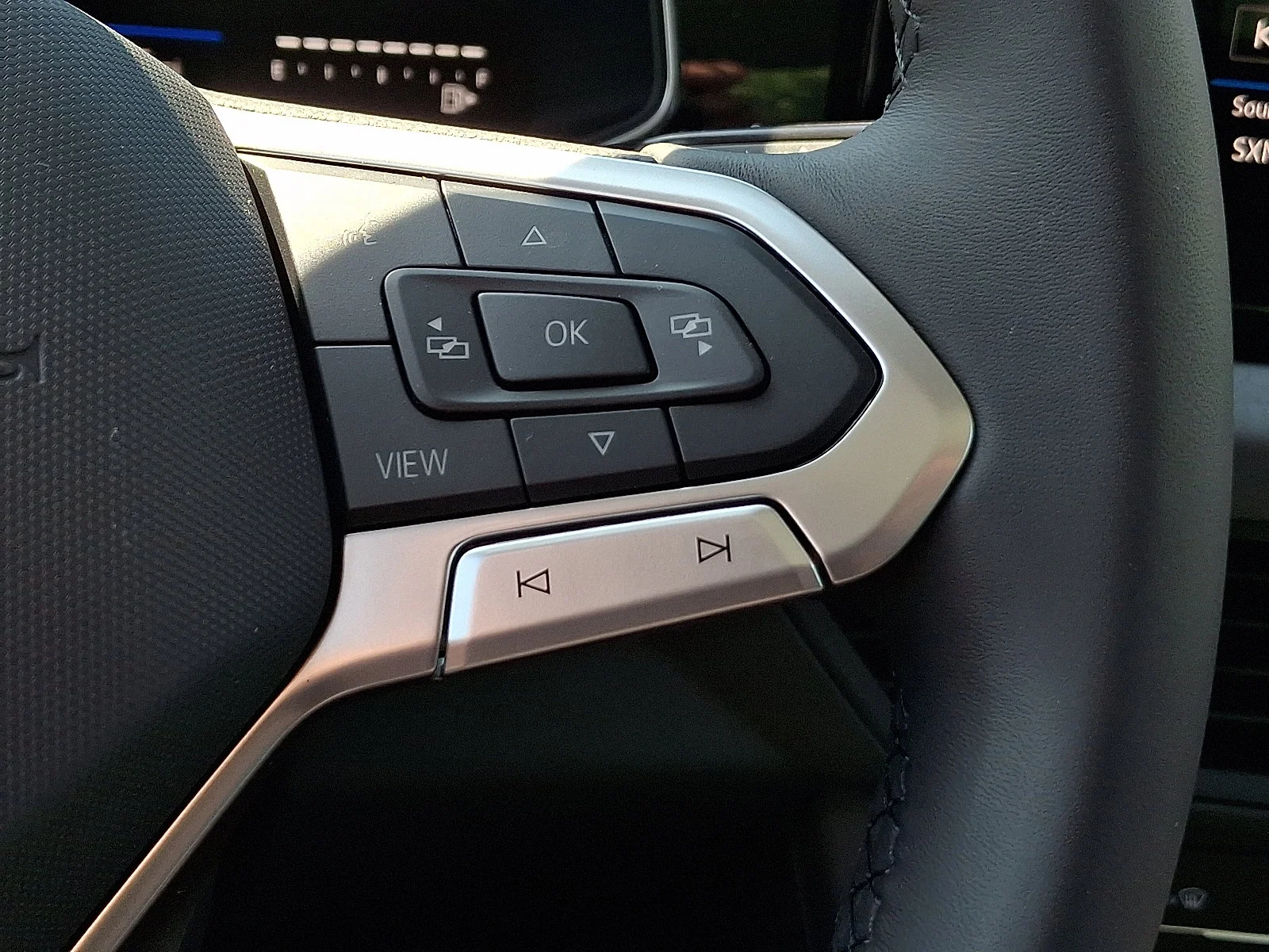 New 2026 Platinum Gray Metallic Volkswagen SE image 18
