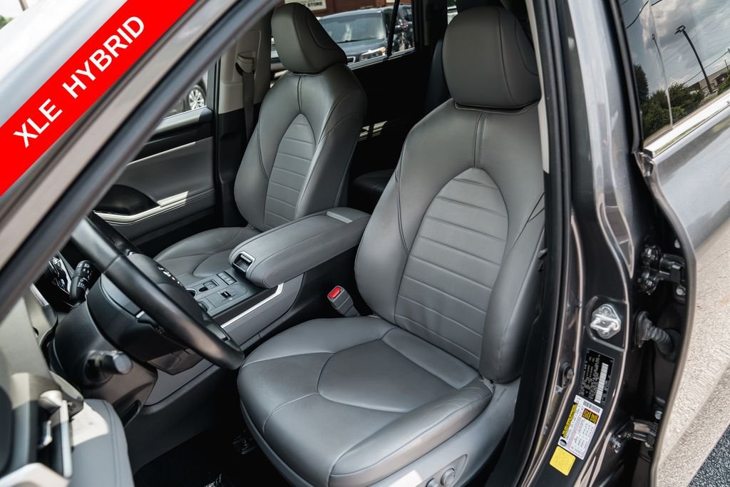 Used 2022 Magnetic Gray Metallic Toyota XLE image 21