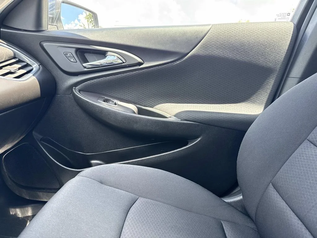 Used 2020 Gray Chevrolet LT image 27