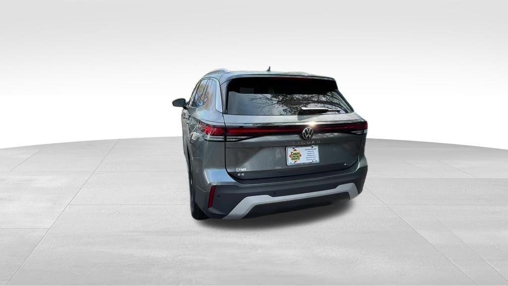 New 2026 Platinum Gray Metallic Volkswagen 2.0T SE image 6