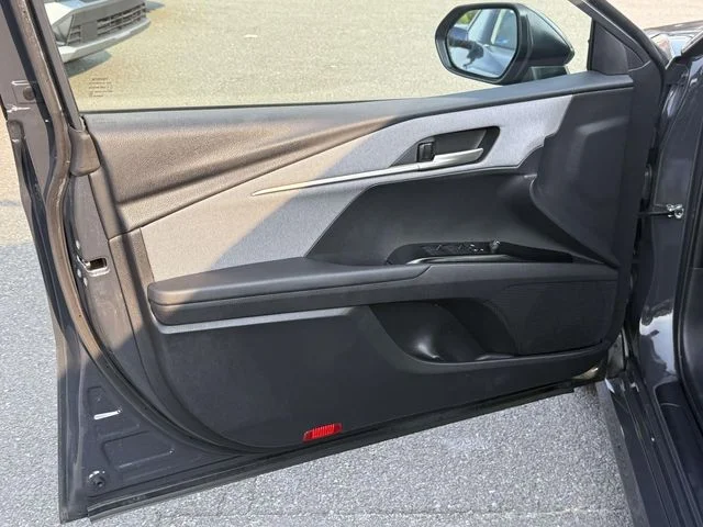Used 2025  Toyota LE image 30