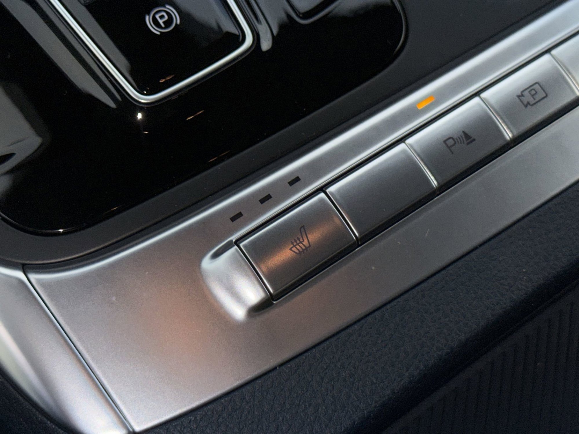 New 2026 Snow White Pearl Kia EX image 24