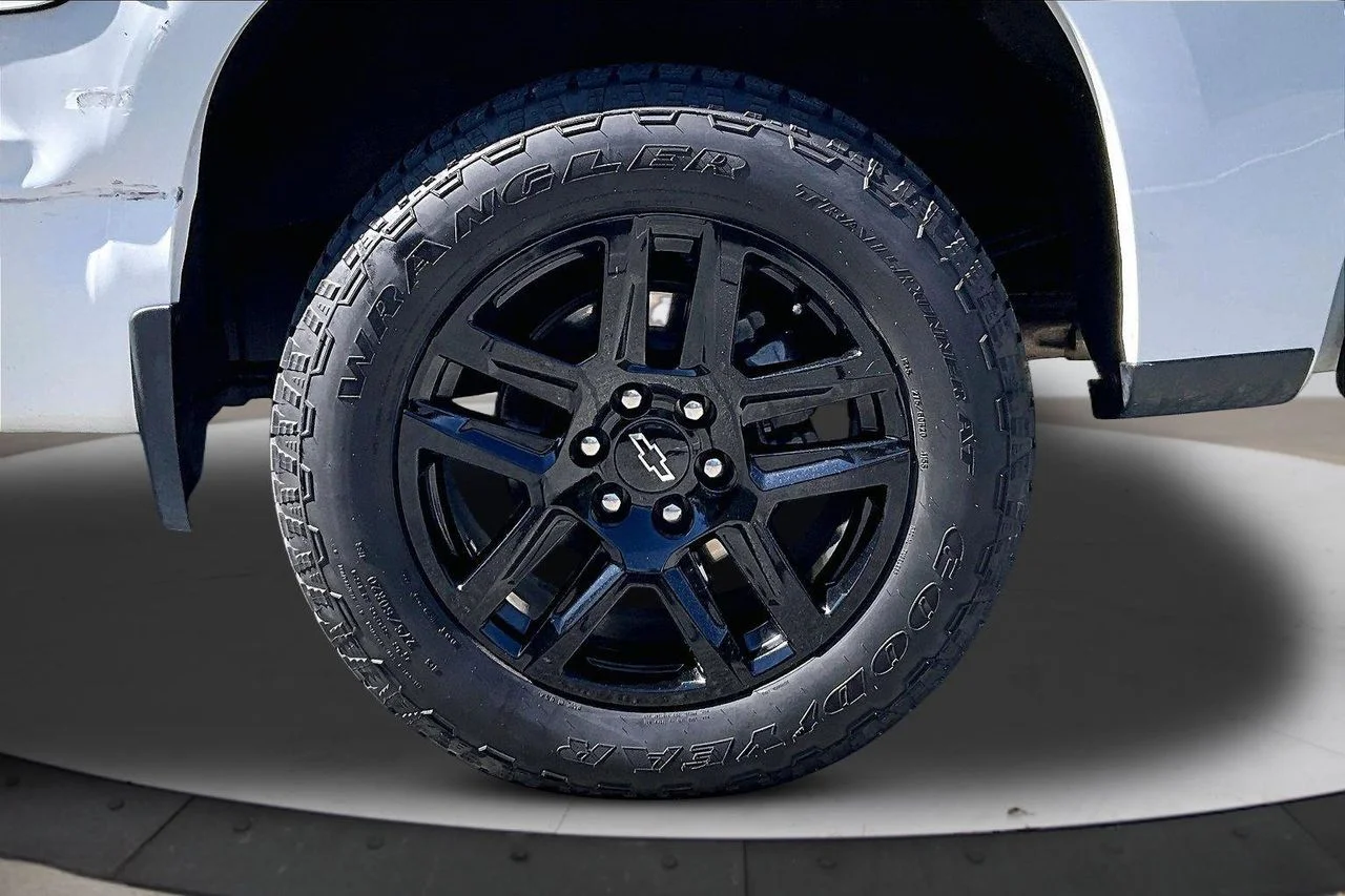 Used 2023 White Chevrolet RST image 35