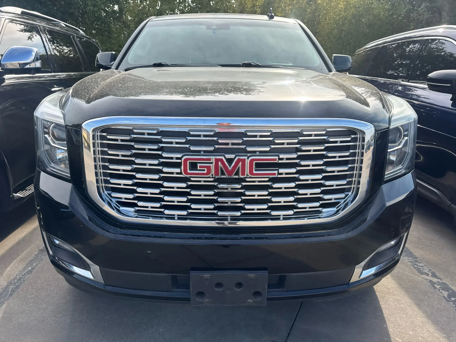 Used 2018 Onyx Black GMC Denali image 3