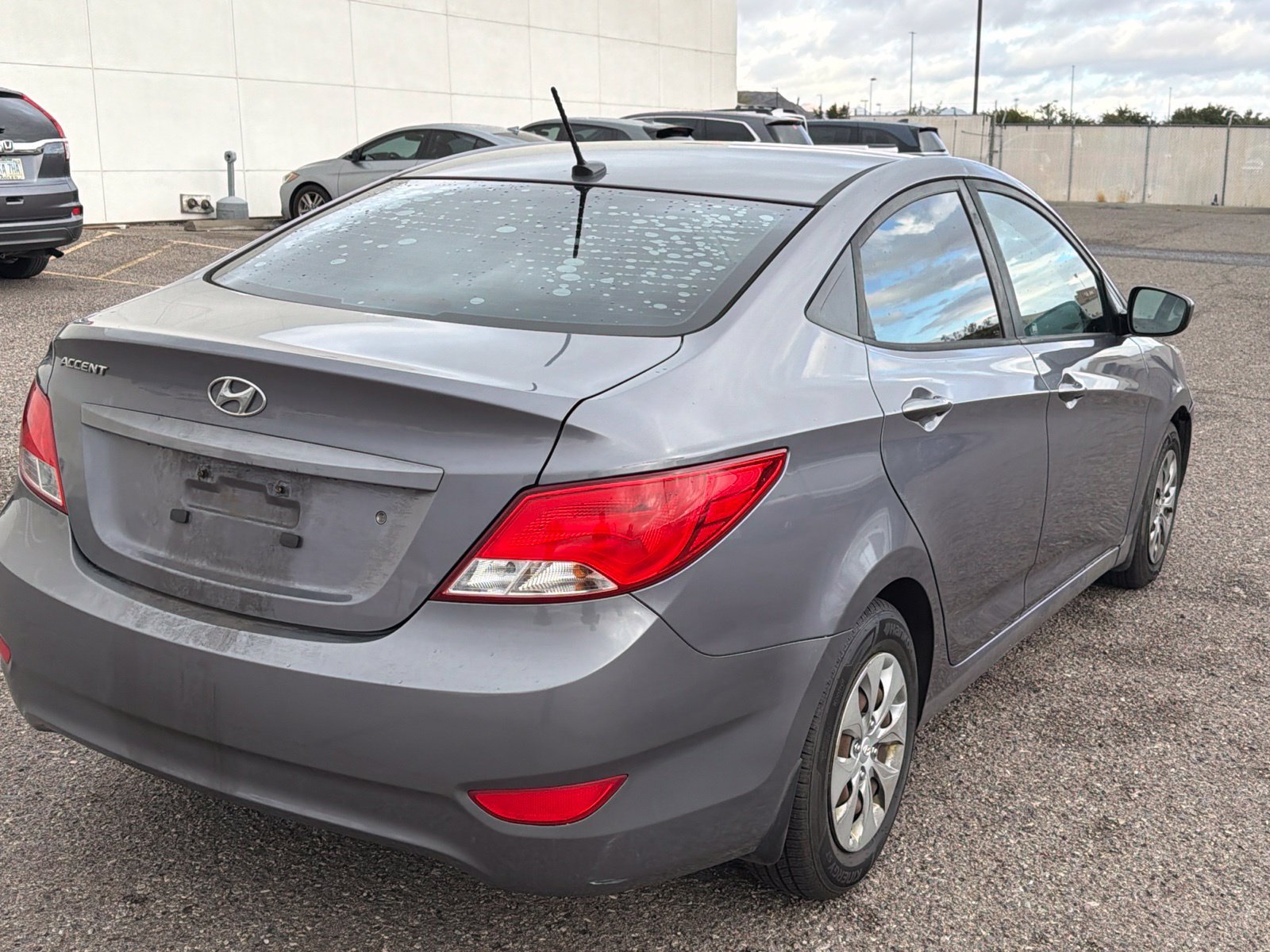 Used 2016 Gray Metallic Hyundai SE image 5