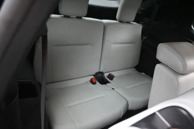 Used 2025  Mitsubishi SE image 18