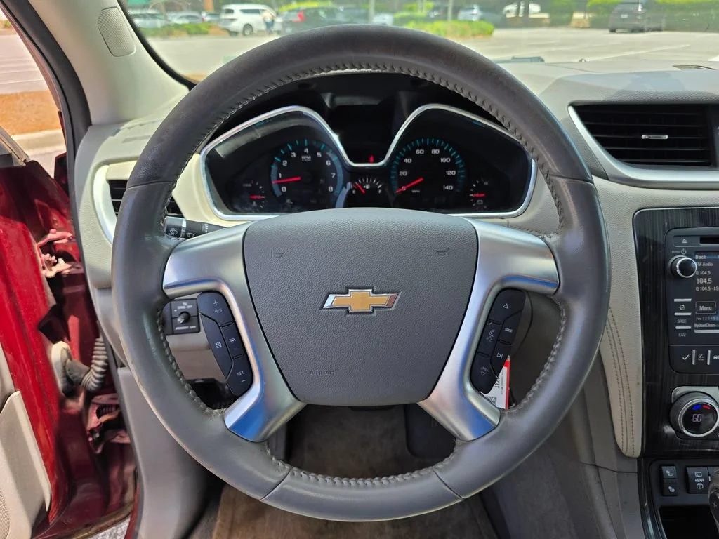 Used 2015 SIREN RED TINTCOAT Chevrolet LT image 21