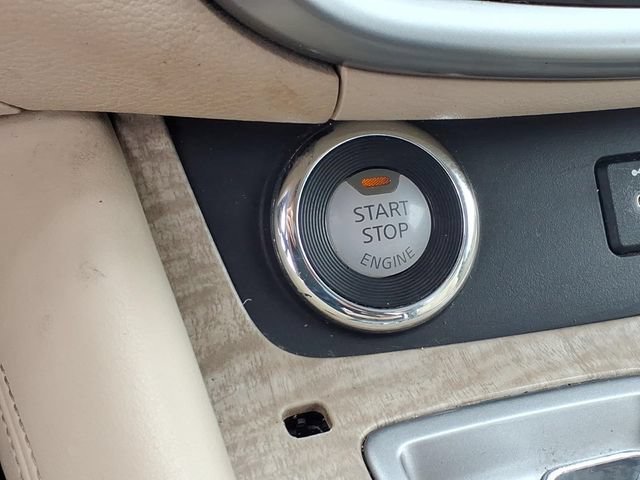 Used 2023 White Nissan SL FWD image 10