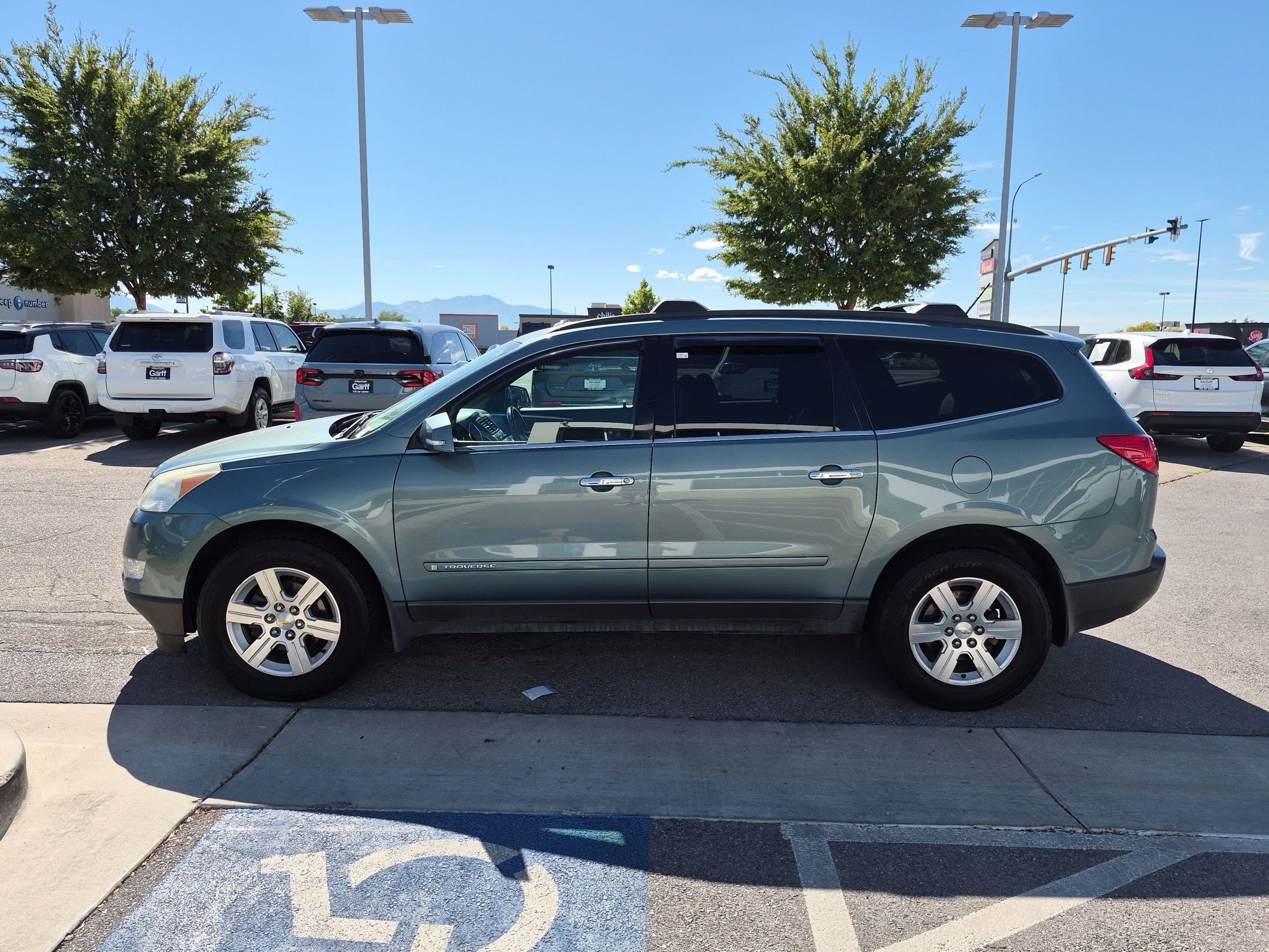 Used 2009 Silver Moss Metallic Chevrolet LT w/1LT image 6
