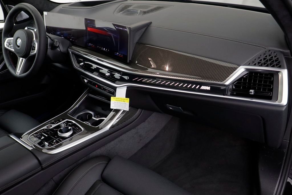 2026 BMW X7 M60i | CarEdge | CarEdge