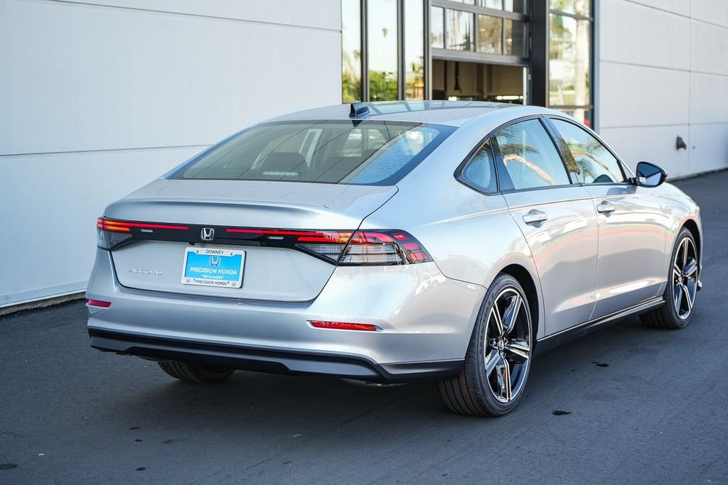 New 2026 Solar Silver Metallic Honda SE image 7