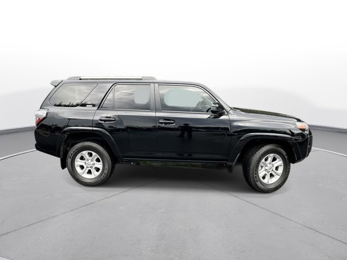 Used 2019 Midnight Black Metallic Toyota SR5 image 5