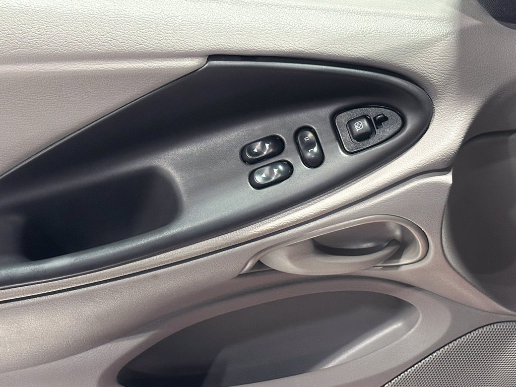 Used 2004  Ford GT image 64