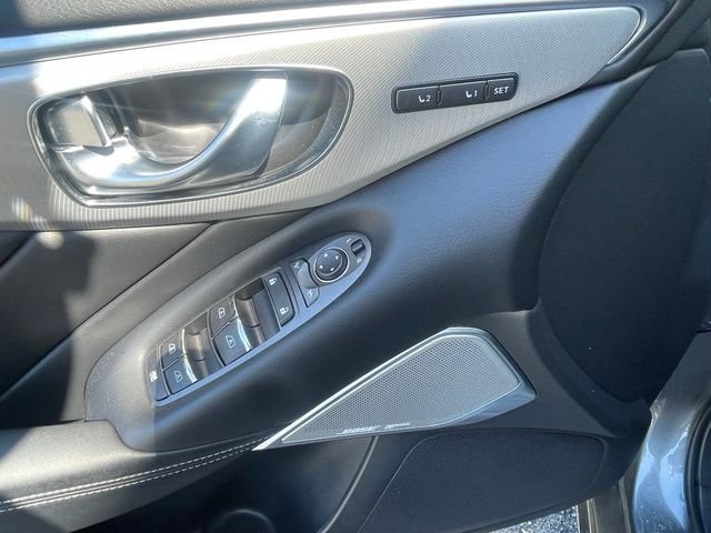 Used 2023 Gray INFINITI LUXE image 9