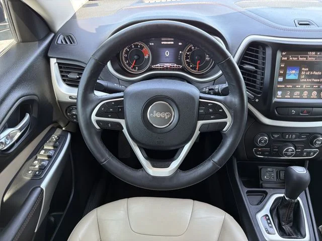 Used 2018 Gray Jeep Limited image 12