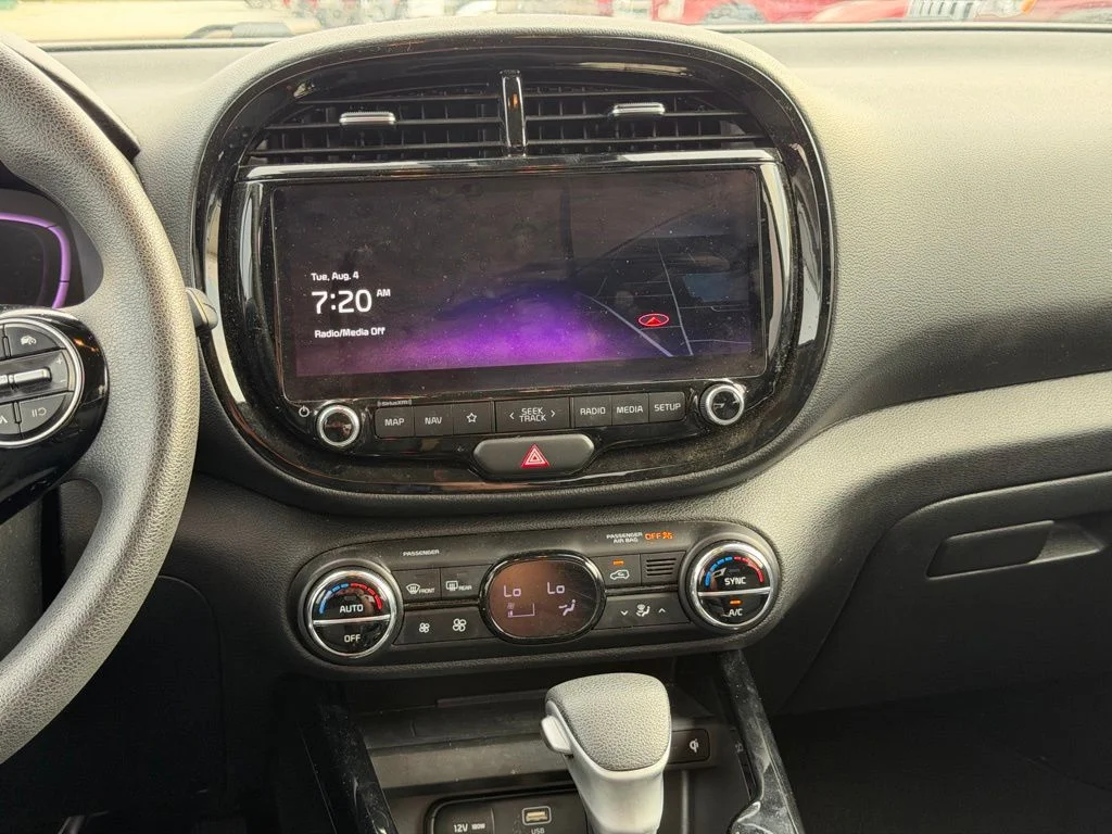 Used 2023 White Kia S image 12