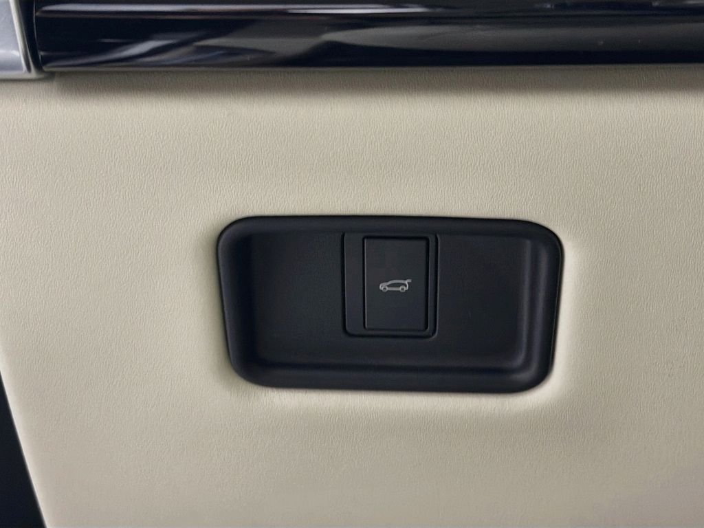 Certified Used 2024 White Land Rover Autobiography image 10