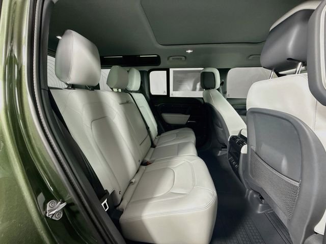 New 2026 Woolstone Green Land Rover X-Dynamic SE image 29
