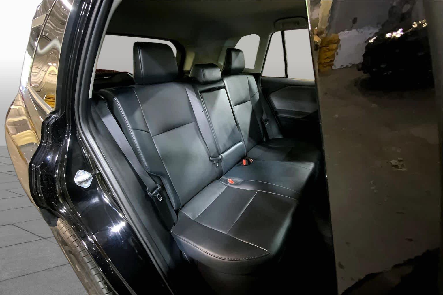 Used 2026 Midnight Black Metallic Toyota XLE Premium image 20
