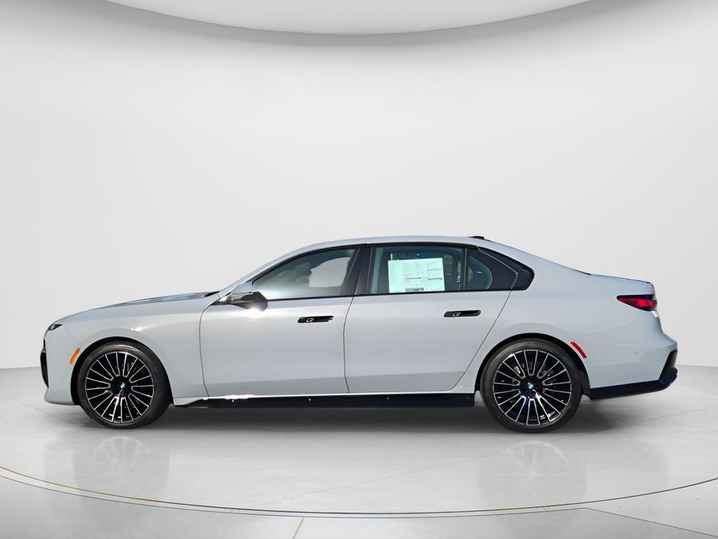 2025 BMW 7 Series 760i - Photo 8