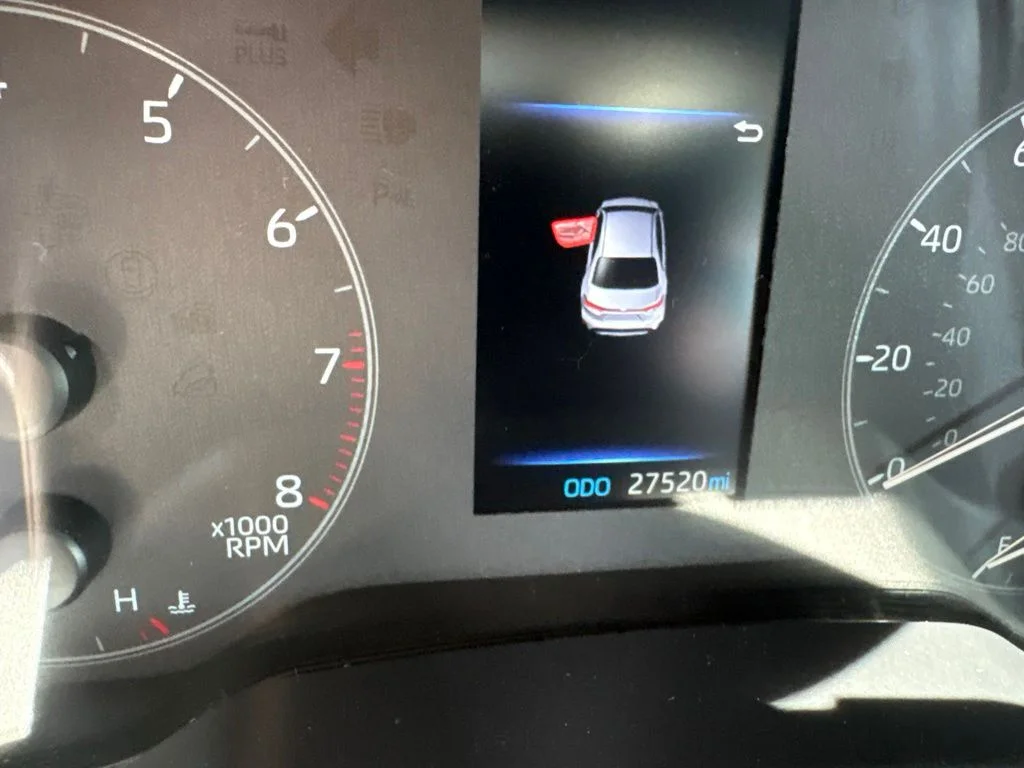 Used 2025 White Toyota LE image 16