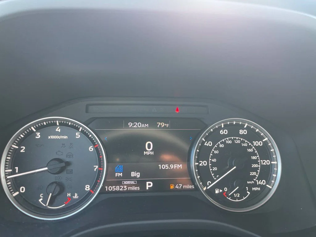 Used 2022 Silver Mitsubishi ES image 6