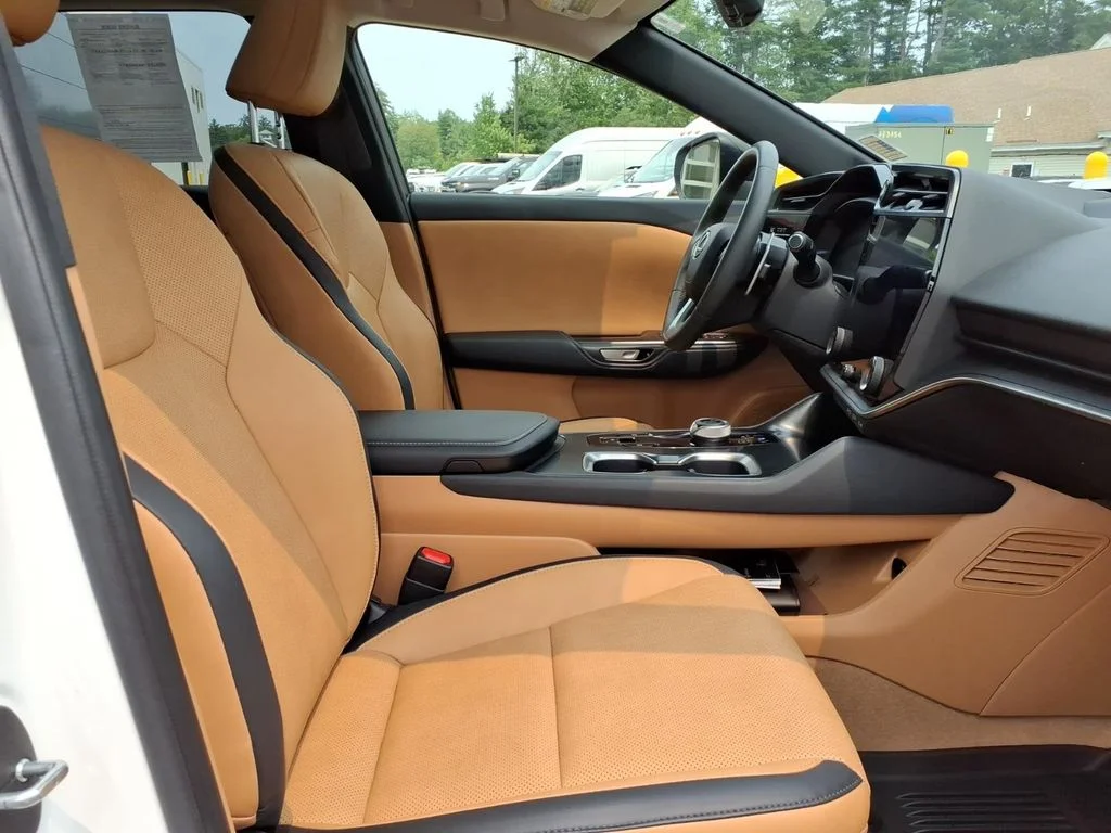 Used 2024 White Lexus 450e Premium image 5
